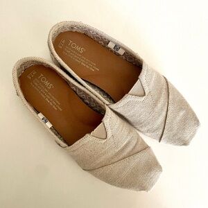 TOMS women size 7.5 Tan/Cream